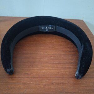 CHANEL HEADBAND
